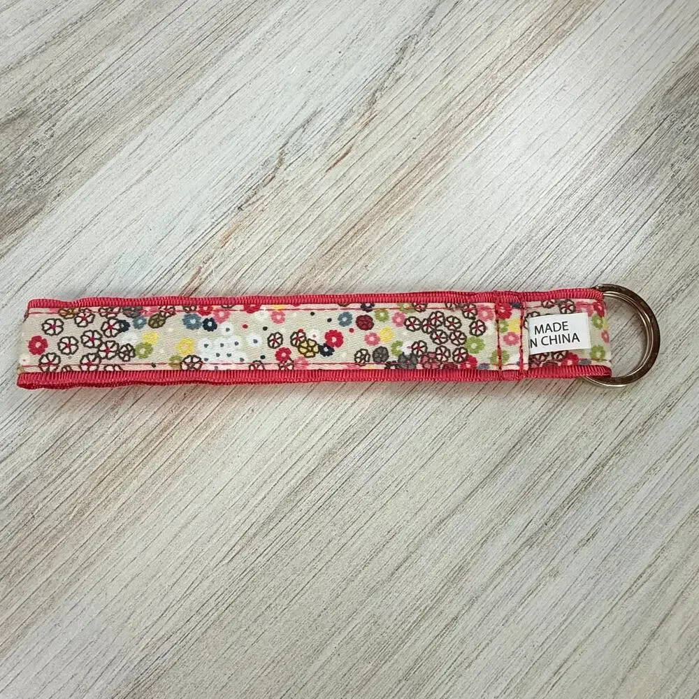 Thirty-One Key Fob - Free Spirit Ditzy
